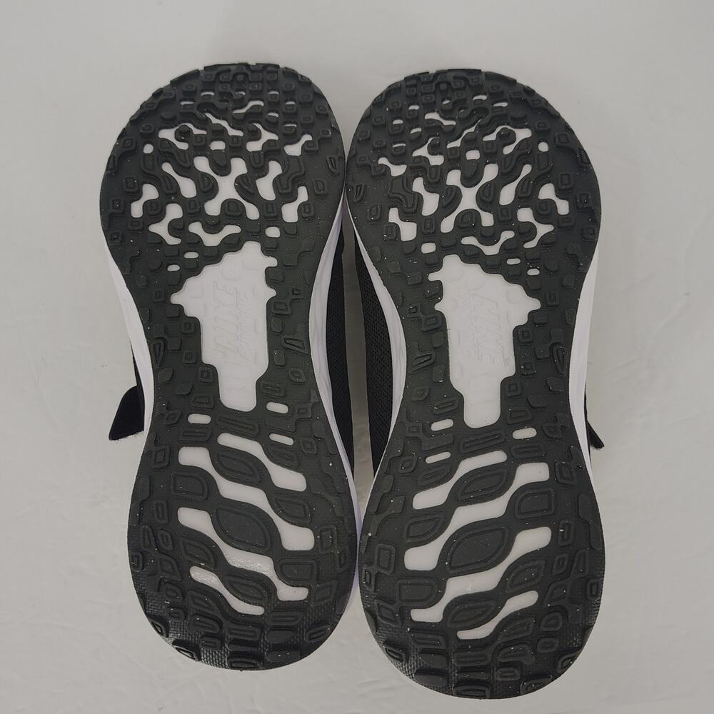 Nike Revolution 6 NN Kids Sneakers Black White Size 1Y - Picture 7 of 8